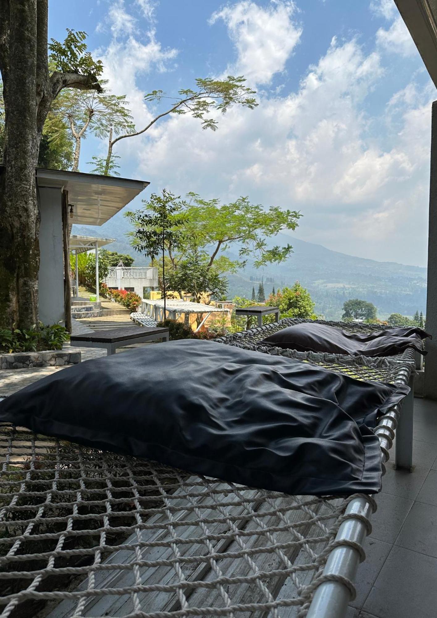 De Pointe Resort & Resto Campaka Kültér fotó