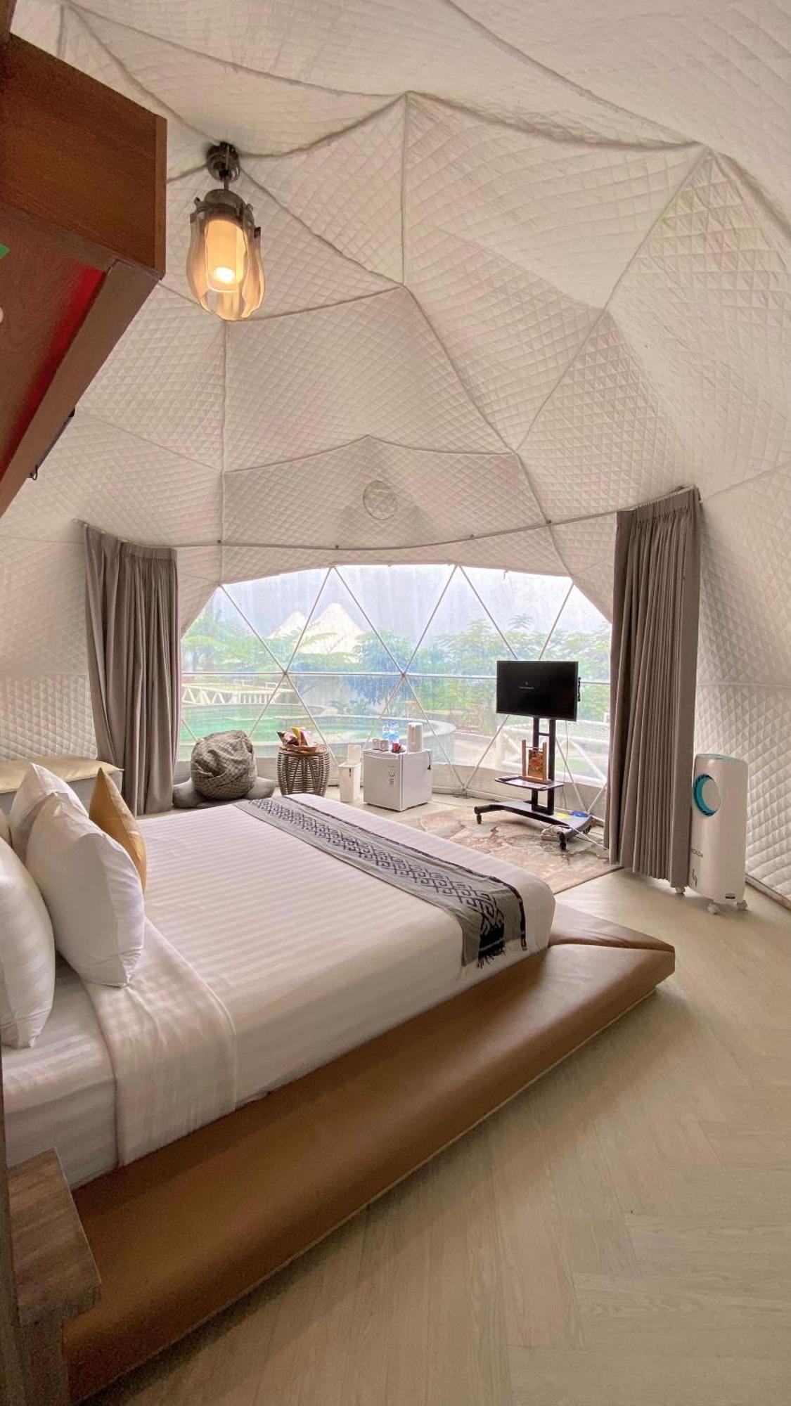 De Pointe Resort & Resto Campaka Kültér fotó